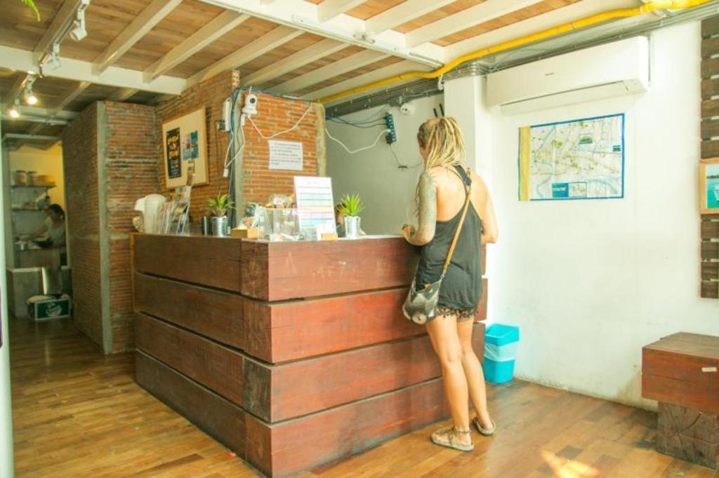 The Street Hostel Bangkok Exterior photo
