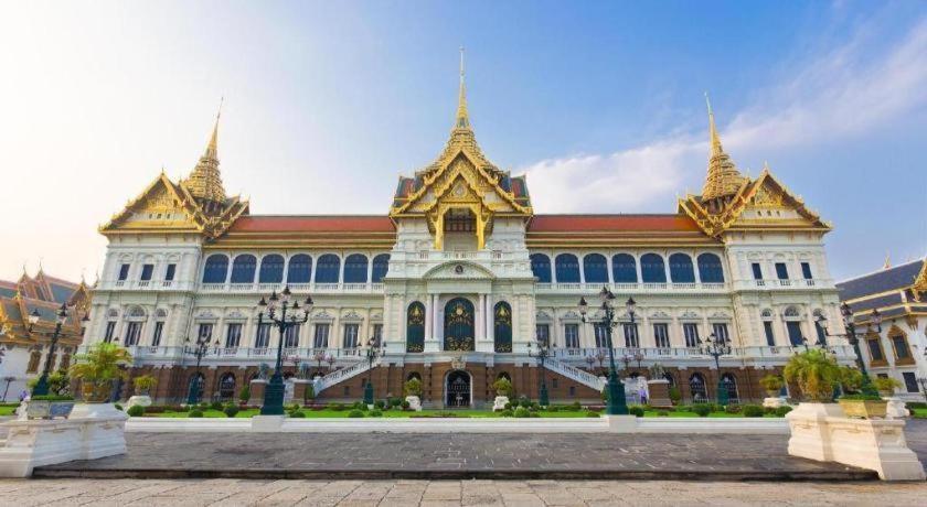 The Street Hostel Bangkok Exterior photo