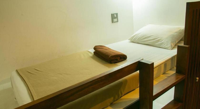 The Street Hostel Bangkok Exterior photo