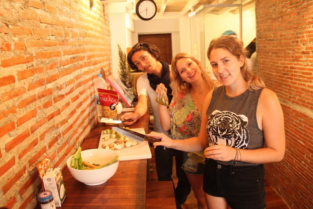 The Street Hostel Bangkok Exterior photo