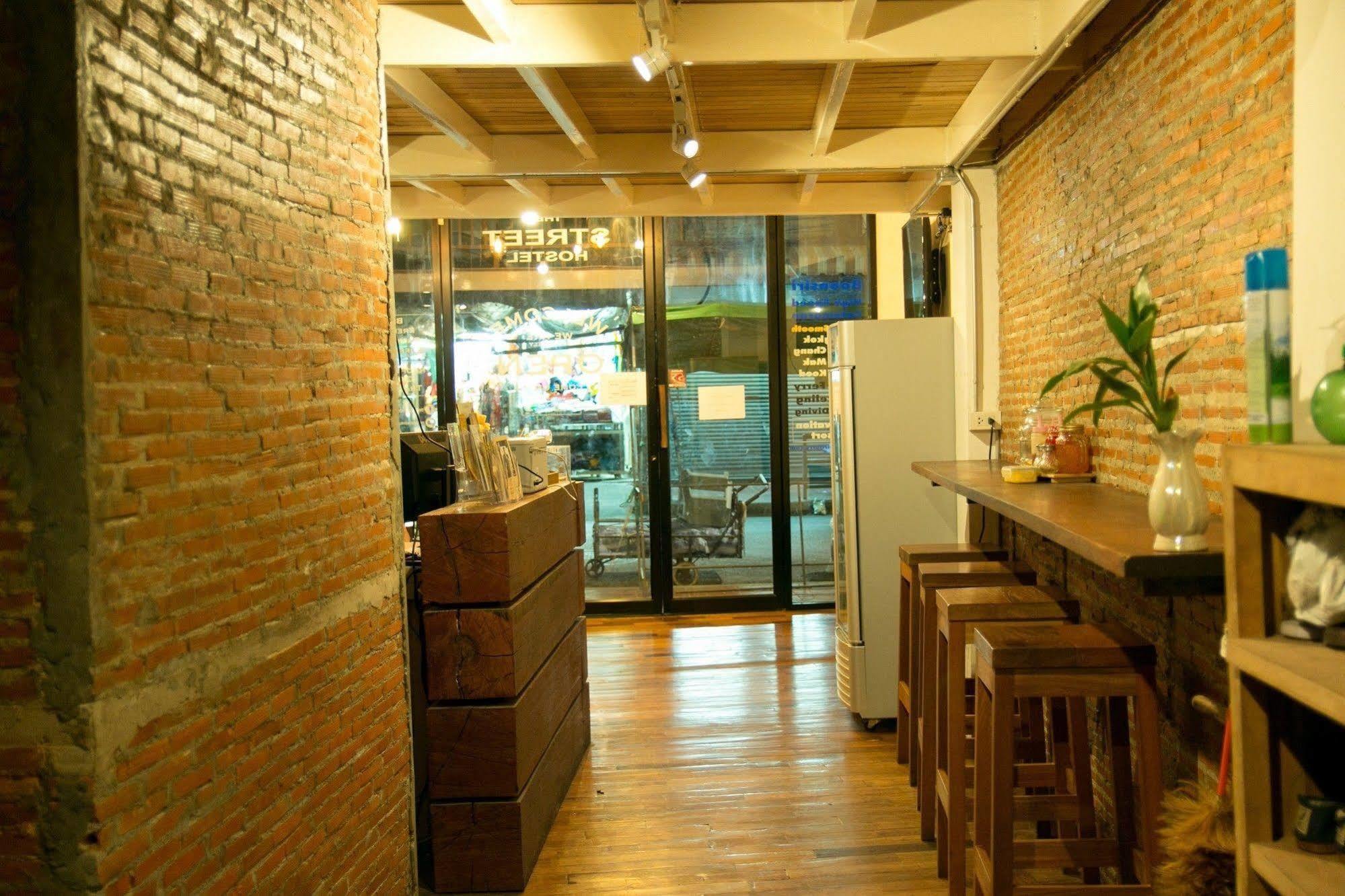 The Street Hostel Bangkok Exterior photo